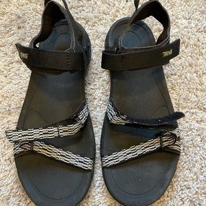 Women’s teva sandals. Size 7